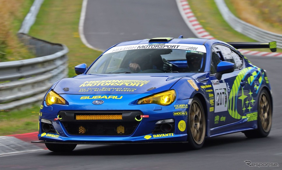 スバルBRZを特別改造し車椅子利用者の独ニュルブルクリンク走行を実現