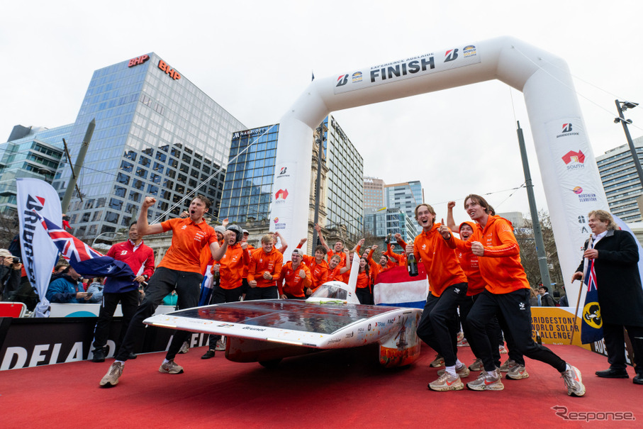 チャレンジャークラス優勝チーム 「Brunel Solar Team」　