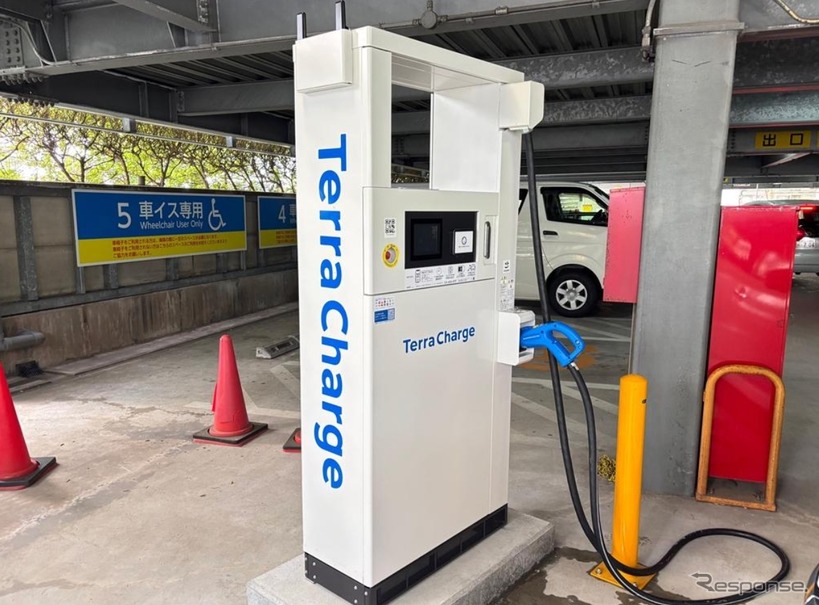 東京都立墨東病院に設置された急速充電器