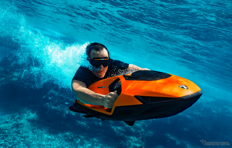 ランボルギーニとCAYAGOが共同開発した水中スクーター「SEABOB SE63」