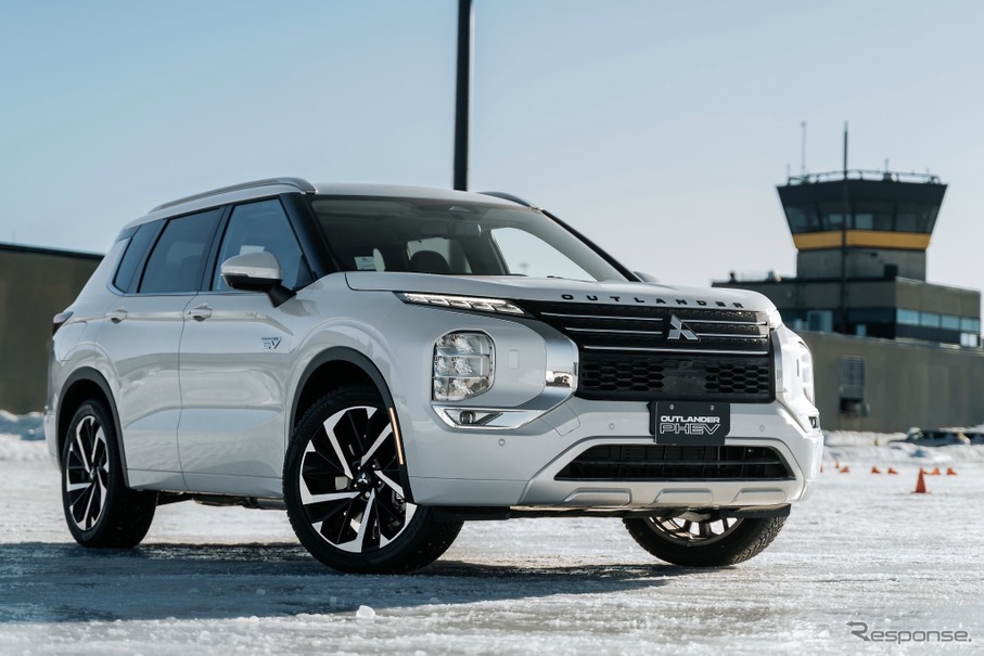 三菱アウトランダーPHEV（北米向け）