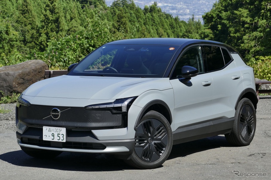 ボルボ EX30 Cross Country（クロスカントリー）