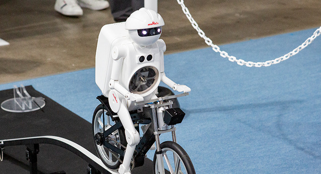 村田製作所「ムラタセイサク君」はロボットなのにどうして自転車に乗れるのか?なぜ転ばないのか