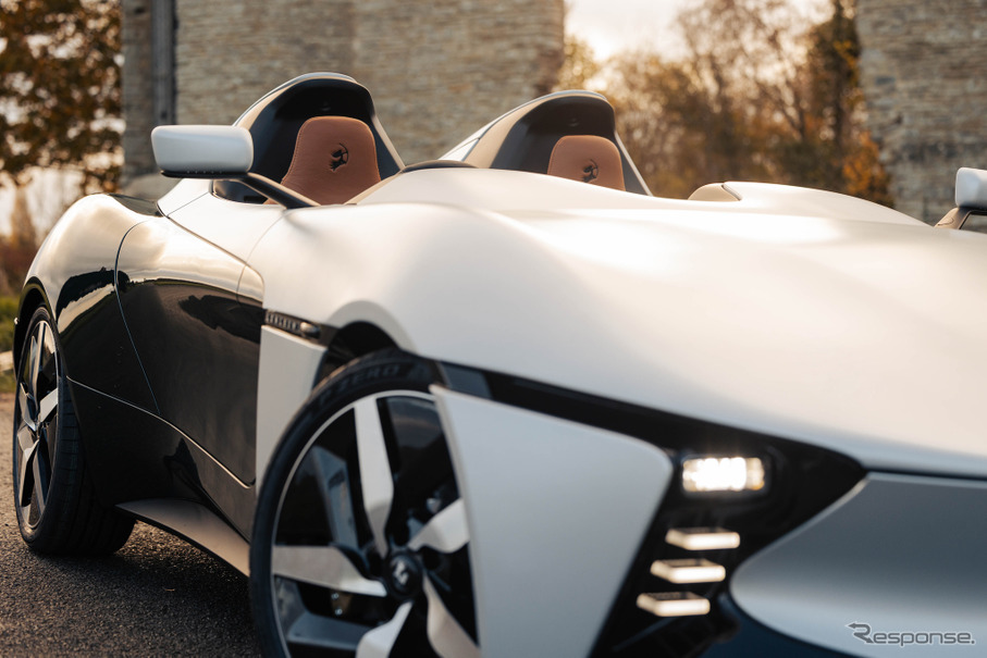 英ロングボウ(Longbow)の軽量スポーツEV『スピードスター』