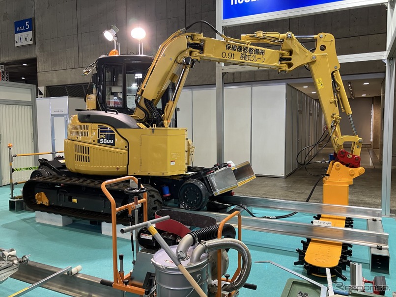 保線機器整備の軌陸車(第9回鉄道技術展+第6回橋梁・トンネル技術展)