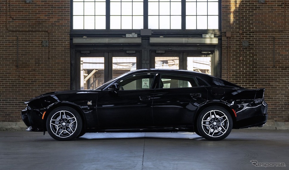 ダッジ『チャージャー スキャットパック』の4ドア