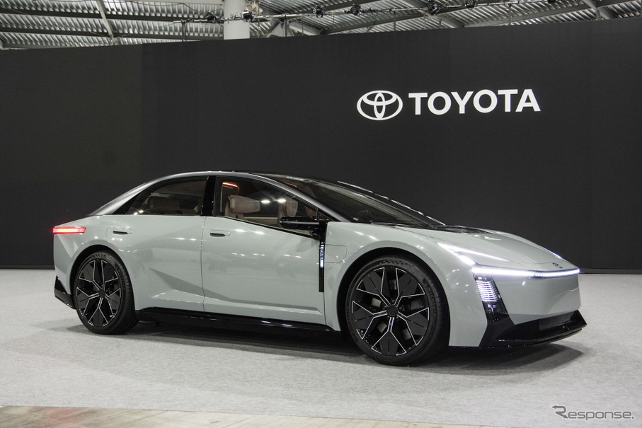 トヨタ カローラコンセプト（ジャパンモビリティショー2025）