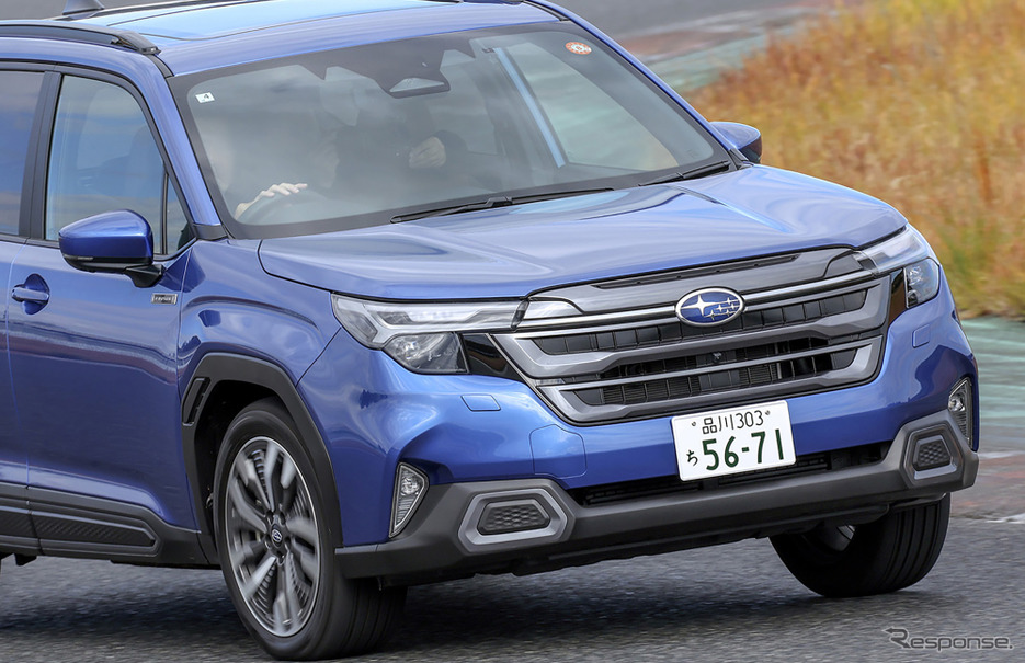 「2025-2026 日本カー・オブ・ザ・イヤー」を受賞したスバル フォレスター