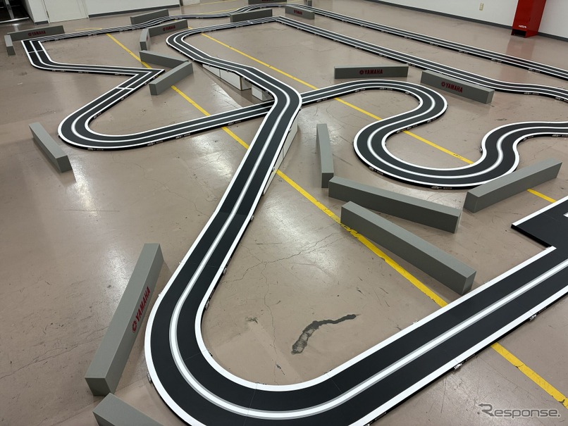 試作技術部で制作したロボットカー公式競技コース