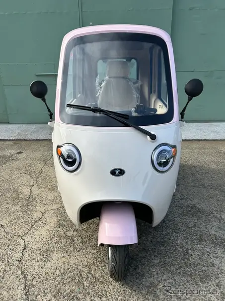 三輪EV『coffret』のパステルピンク＆アイボリー