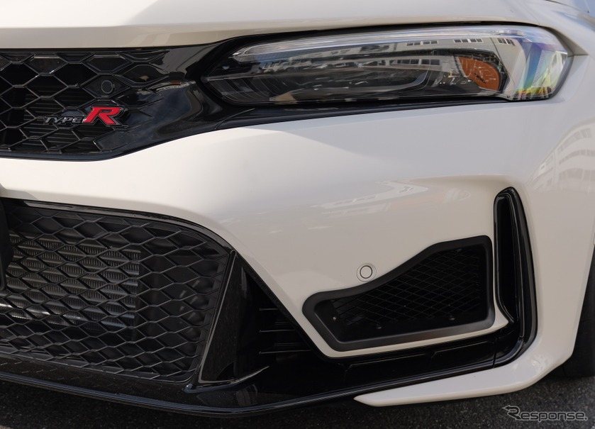 HKSのFL5『シビックタイプR』向け「オイルクーラーキット・ブラック」