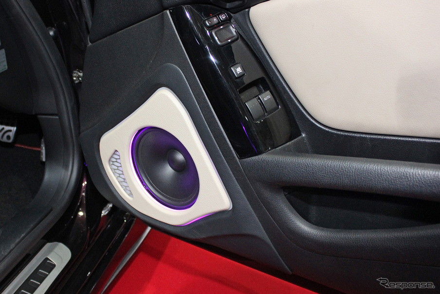 『ワープス』(広島県東広島市)にて製作されたオーディオカーの一例。