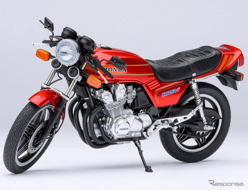 漫画『バリバリ伝説』の主人公、巨摩郡の愛車ホンダ『CB750F』を1/12スケールでモデル化