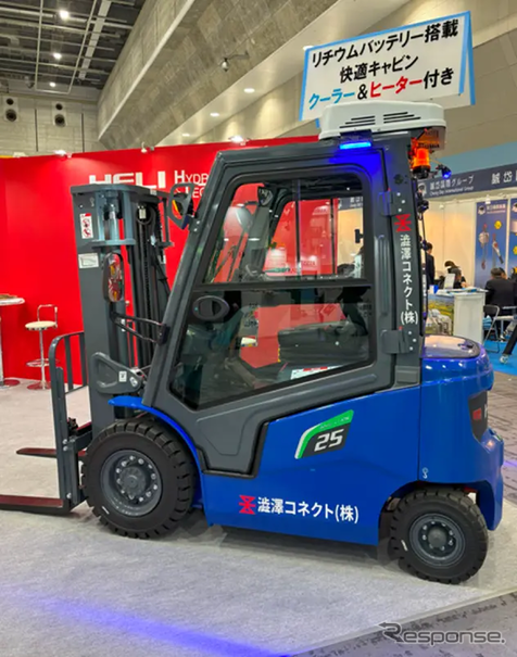 冷暖房を完備したキャビン付き「2.5 トンリチウムイオンバッテリーフォークリフト(HELI 製)」