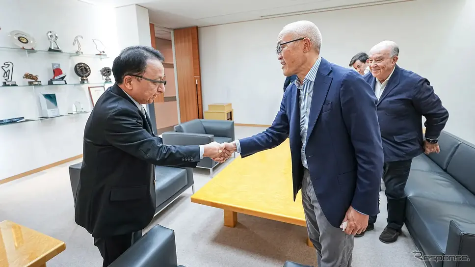 ヤマハ発動機 設楽元文社長とリバティ・メディアのデレク・チャンCEO