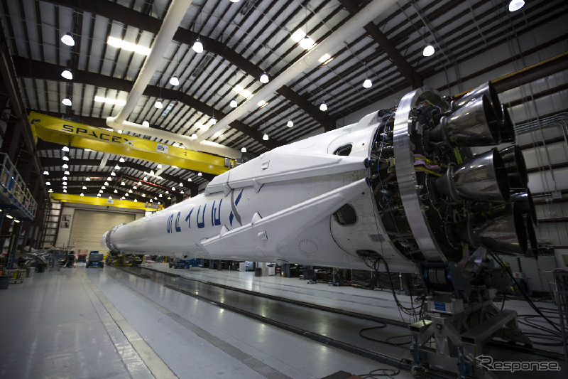 CRS-6 FALCON 9 IN HANGAR