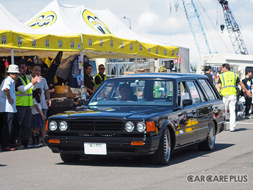 アワード受賞車のグロリアバン