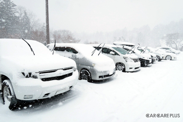 最近の大雪ではクルマが損傷することも